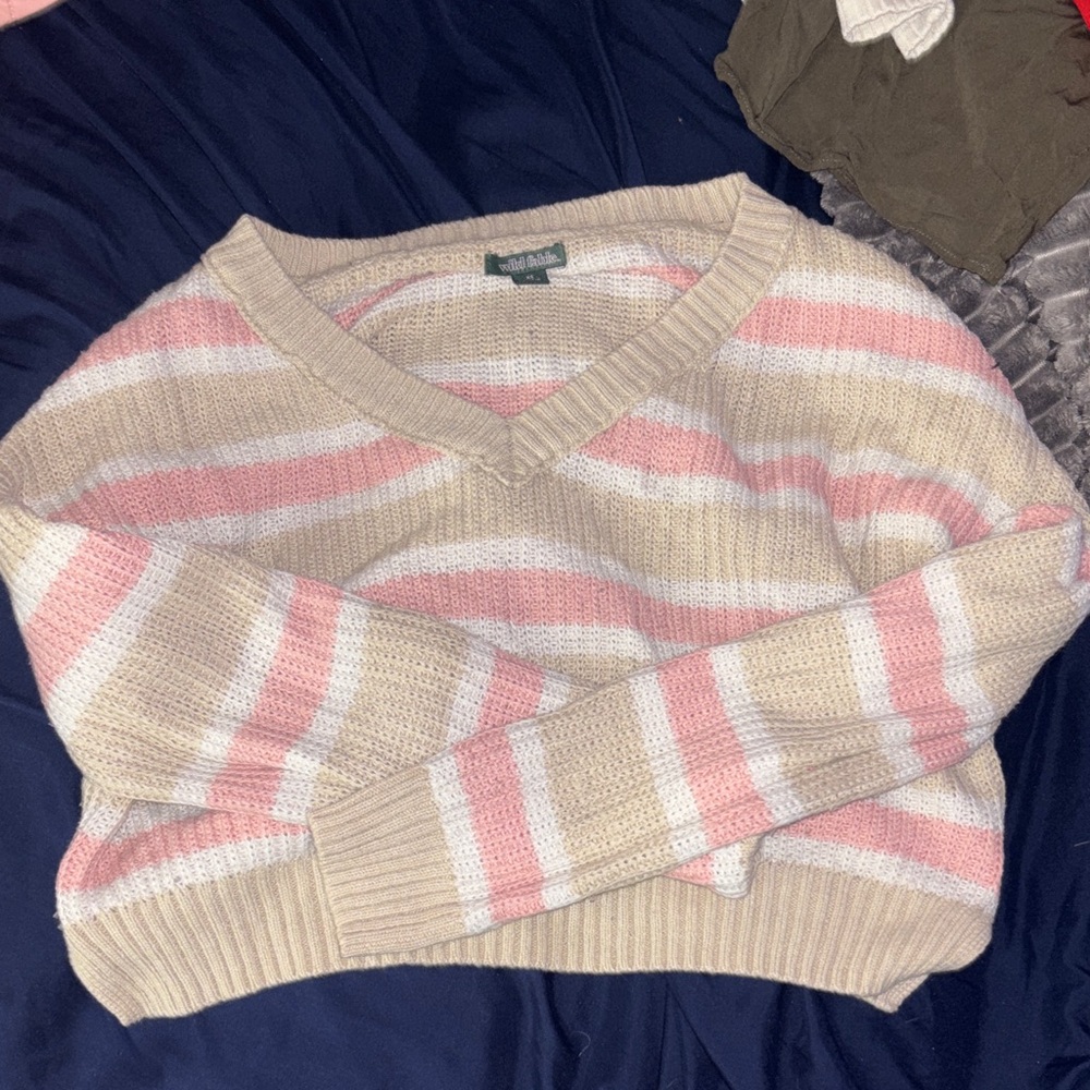 Wild Fable Pink and Cream V-Neck Sweater